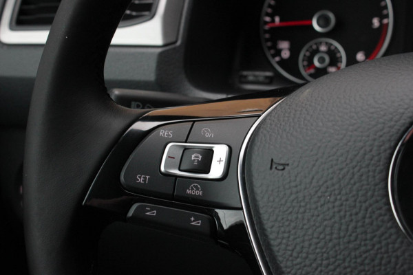 Volkswagen Caddy 2.0 TDI L1H1 BMT 189PK / FULL OPTIONS / GTI INTERIEUR / R- LINE / NIEUWSTAAT / ELEK- PAKKET / NAV / APPLE CARPLAY