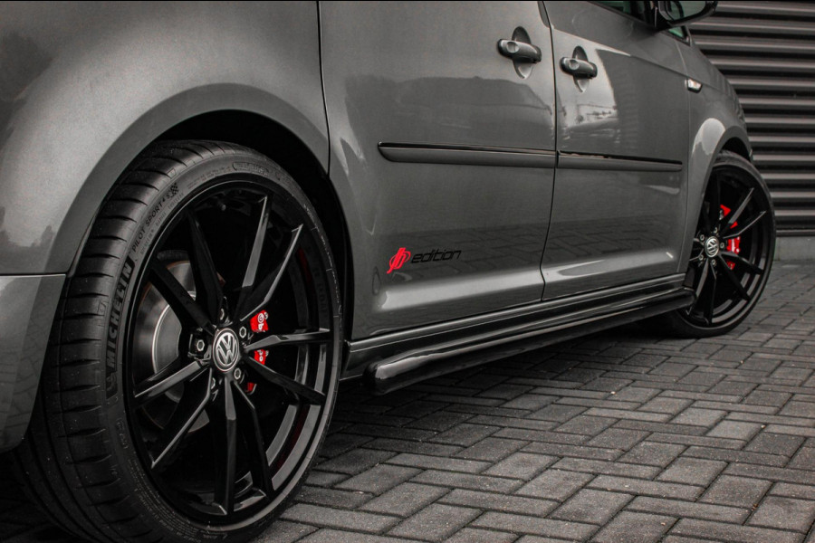 Volkswagen Caddy 2.0 TDI L1H1 BMT 189PK / FULL OPTIONS / GTI INTERIEUR / R- LINE / NIEUWSTAAT / ELEK- PAKKET / NAV / APPLE CARPLAY