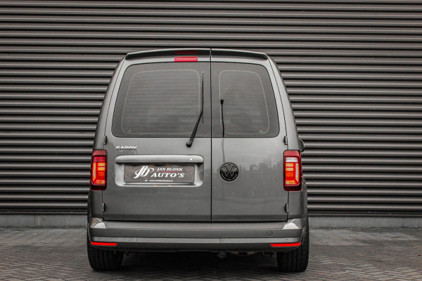 Volkswagen Caddy 2.0 TDI L1H1 BMT 189PK / FULL OPTIONS / GTI INTERIEUR / R- LINE / NIEUWSTAAT / ELEK- PAKKET / NAV / APPLE CARPLAY