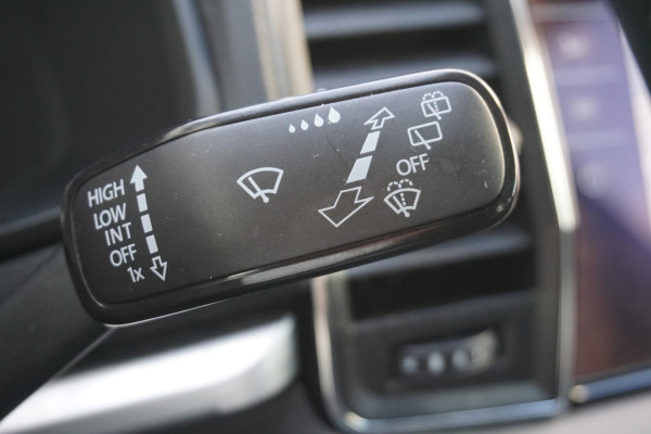 Škoda Karoq 1.5 TSI 150PK ACT Style Business/Trekhaak/18Inch./ Automaat DSG-7.