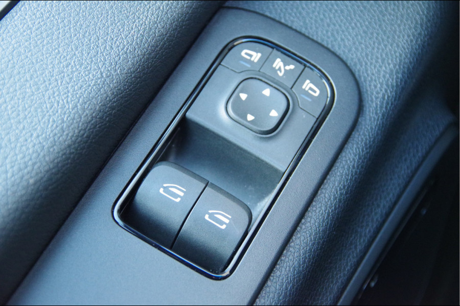 Mercedes-Benz Sprinter 319 3.0 CDI V6 L2H2 AUT. LED, LUCHTVERING, MBUX 10'', 360 CAMERA, STOELVERWARMING, CRUISE, CLIMA, PARKEERSENSOREN