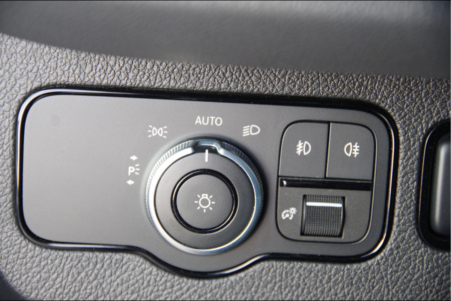 Mercedes-Benz Sprinter 319 3.0 CDI V6 L2H2 AUT. LED, LUCHTVERING, MBUX 10'', 360 CAMERA, STOELVERWARMING, CRUISE, CLIMA, PARKEERSENSOREN