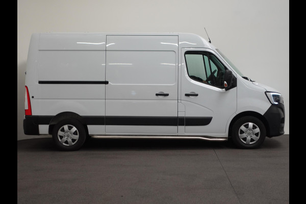 Renault Master T33 2.3 dCi 135PK L2H2 Work Edition Airco Cruise Camera Navi Parkeersensoren Trekhaak
