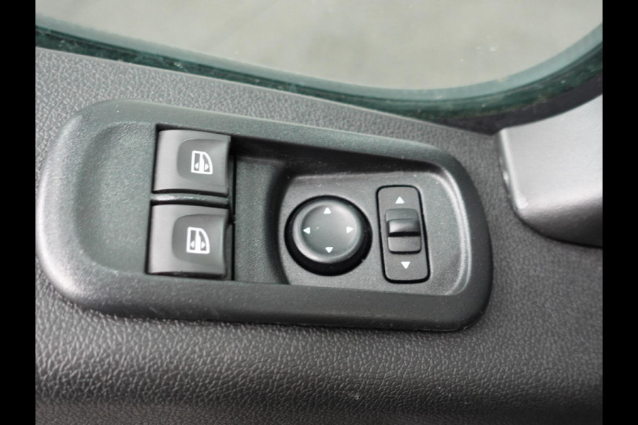 Renault Master T33 2.3 dCi 135PK L2H2 Work Edition Airco Cruise Camera Navi Parkeersensoren Trekhaak