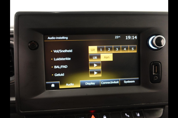 Renault Master T33 2.3 dCi 135PK L2H2 Work Edition Airco Cruise Camera Navi Parkeersensoren Trekhaak