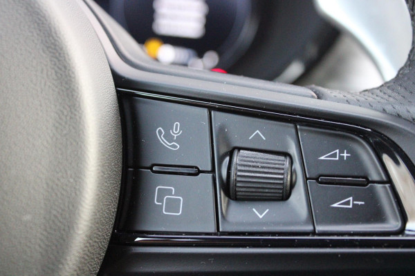 Alfa Romeo Tonale PHEV 280PK VELOCE | HARMAN/KARDON PREMIUM AUDIO | PREMIUM PACK: LEDEREN BEKLEDING/GEVENTILEERDE VOORSTOELEN/4-VOUDIG ELEKTRISCH VERSTELBARE LENDESTEUN VOORSTOELEN | WINTERPACK: STOEL/STUUR VERWARMING | STOEL VENTILATIE | TECHNOLOGY PACK: PARKEERWAARSCHUWING VOOR EN ACHTER/360° CAMERA/AUTOMATISCH INPARKEREN/ AUTONOMOUS DRIVING LEVEL 2: ADAPTIVE CRUISE CONTROL/LANE CENTERING ASSIST/TRAFFIC JAM ASSIST DODEHOEK DETECTIE AUTOMATISCH DIMMENDE BUITENSPIEGELS | DRAADLOZE TELEFOONLADER | FULL LED MATRIX KOPLAMPEN | DUAL STAGE VALVE: ACTIEVE DEMPING | KEYLESS ENTRY/START | 20" L