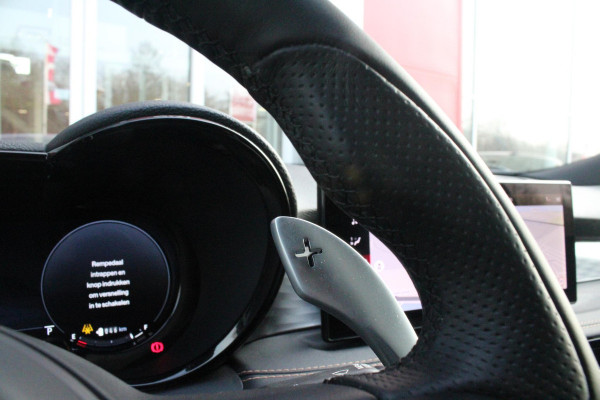 Alfa Romeo Tonale PHEV 280PK VELOCE | HARMAN/KARDON PREMIUM AUDIO | PREMIUM PACK: LEDEREN BEKLEDING/GEVENTILEERDE VOORSTOELEN/4-VOUDIG ELEKTRISCH VERSTELBARE LENDESTEUN VOORSTOELEN | WINTERPACK: STOEL/STUUR VERWARMING | STOEL VENTILATIE | TECHNOLOGY PACK: PARKEERWAARSCHUWING VOOR EN ACHTER/360° CAMERA/AUTOMATISCH INPARKEREN/ AUTONOMOUS DRIVING LEVEL 2: ADAPTIVE CRUISE CONTROL/LANE CENTERING ASSIST/TRAFFIC JAM ASSIST DODEHOEK DETECTIE AUTOMATISCH DIMMENDE BUITENSPIEGELS | DRAADLOZE TELEFOONLADER | FULL LED MATRIX KOPLAMPEN | DUAL STAGE VALVE: ACTIEVE DEMPING | KEYLESS ENTRY/START | 20" L