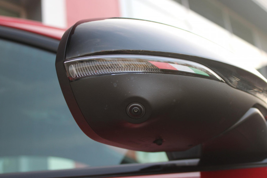 Alfa Romeo Tonale PHEV 280PK VELOCE | HARMAN/KARDON PREMIUM AUDIO | PREMIUM PACK: LEDEREN BEKLEDING/GEVENTILEERDE VOORSTOELEN/4-VOUDIG ELEKTRISCH VERSTELBARE LENDESTEUN VOORSTOELEN | WINTERPACK: STOEL/STUUR VERWARMING | STOEL VENTILATIE | TECHNOLOGY PACK: PARKEERWAARSCHUWING VOOR EN ACHTER/360° CAMERA/AUTOMATISCH INPARKEREN/ AUTONOMOUS DRIVING LEVEL 2: ADAPTIVE CRUISE CONTROL/LANE CENTERING ASSIST/TRAFFIC JAM ASSIST DODEHOEK DETECTIE AUTOMATISCH DIMMENDE BUITENSPIEGELS | DRAADLOZE TELEFOONLADER | FULL LED MATRIX KOPLAMPEN | DUAL STAGE VALVE: ACTIEVE DEMPING | KEYLESS ENTRY/START | 20" L