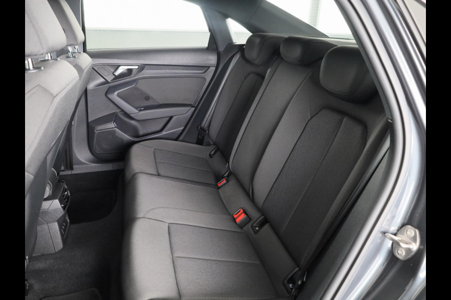 Audi A3 Limousine 30 TFSI Pro Line 110pk S-tronic | Stoelverwarming | 18 inch Lichtmetalen velgen | Cruise controle | Navigatie via App
