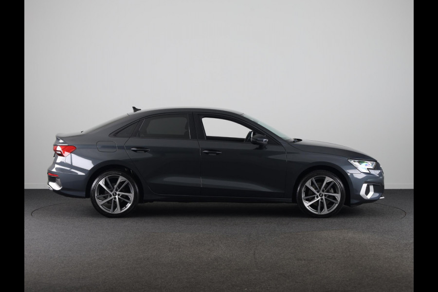 Audi A3 Limousine 30 TFSI Pro Line 110pk S-tronic | Stoelverwarming | 18 inch Lichtmetalen velgen | Cruise controle | Navigatie via App