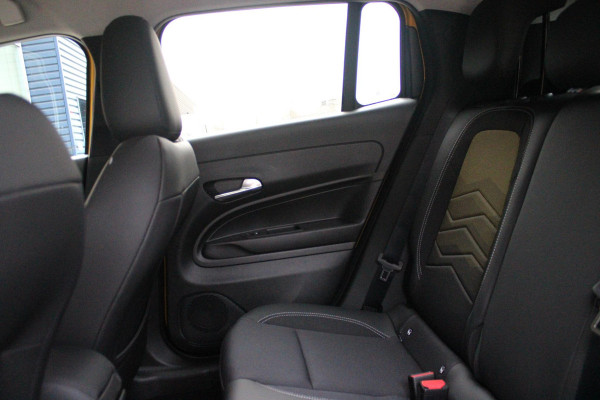 Jeep Avenger 1.2 110PK e-HYbrid SUMMIT | JBL PREMIUM AUDIO SYSTEEM | ACHTERUITRIJ CAMERA | STOEL VERWARMING | SFEERVERLICHTING | FULL LED KOPLAMPEN | 18" LICHTMETALEN VELGEN | DRAADLOZE TELEFOONLADER | DRAADLOZE APPLE CARPLAY/ANDROID AUTO | ADAPTIVE CRUISE CONTROL | PARKEERSENSOREN VOOR EN ACHTER | KEYLESS ENTRY/START | DODEHOEK DETECTIE | ELEKTRISCH BEDIENBARE ACHTERKLEP | VERWARMDE VOORRUIT | EXTRA GETINTE ACHTERRUITEN |