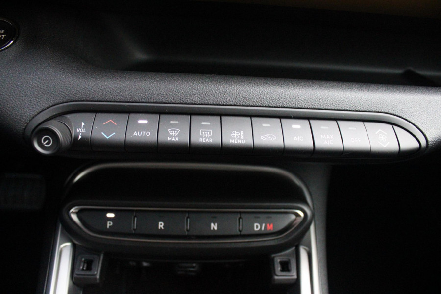 Jeep Avenger 1.2 110PK e-HYbrid SUMMIT | JBL PREMIUM AUDIO SYSTEEM | ACHTERUITRIJ CAMERA | STOEL VERWARMING | SFEERVERLICHTING | FULL LED KOPLAMPEN | 18" LICHTMETALEN VELGEN | DRAADLOZE TELEFOONLADER | DRAADLOZE APPLE CARPLAY/ANDROID AUTO | ADAPTIVE CRUISE CONTROL | PARKEERSENSOREN VOOR EN ACHTER | KEYLESS ENTRY/START | DODEHOEK DETECTIE | ELEKTRISCH BEDIENBARE ACHTERKLEP | VERWARMDE VOORRUIT | EXTRA GETINTE ACHTERRUITEN |