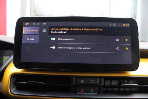 Jeep Avenger 1.2 110PK e-HYbrid SUMMIT | JBL PREMIUM AUDIO SYSTEEM | ACHTERUITRIJ CAMERA | STOEL VERWARMING | SFEERVERLICHTING | FULL LED KOPLAMPEN | 18" LICHTMETALEN VELGEN | DRAADLOZE TELEFOONLADER | DRAADLOZE APPLE CARPLAY/ANDROID AUTO | ADAPTIVE CRUISE CONTROL | PARKEERSENSOREN VOOR EN ACHTER | KEYLESS ENTRY/START | DODEHOEK DETECTIE | ELEKTRISCH BEDIENBARE ACHTERKLEP | VERWARMDE VOORRUIT | EXTRA GETINTE ACHTERRUITEN |