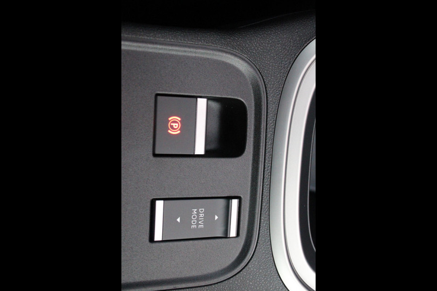 Jeep Avenger 1.2 110PK e-HYbrid SUMMIT | JBL PREMIUM AUDIO SYSTEEM | ACHTERUITRIJ CAMERA | STOEL VERWARMING | SFEERVERLICHTING | FULL LED KOPLAMPEN | 18" LICHTMETALEN VELGEN | DRAADLOZE TELEFOONLADER | DRAADLOZE APPLE CARPLAY/ANDROID AUTO | ADAPTIVE CRUISE CONTROL | PARKEERSENSOREN VOOR EN ACHTER | KEYLESS ENTRY/START | DODEHOEK DETECTIE | ELEKTRISCH BEDIENBARE ACHTERKLEP | VERWARMDE VOORRUIT | EXTRA GETINTE ACHTERRUITEN |