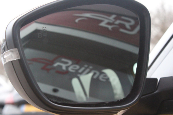 Jeep Avenger 1.2 110PK e-HYbrid SUMMIT | JBL PREMIUM AUDIO SYSTEEM | ACHTERUITRIJ CAMERA | STOEL VERWARMING | SFEERVERLICHTING | FULL LED KOPLAMPEN | 18" LICHTMETALEN VELGEN | DRAADLOZE TELEFOONLADER | DRAADLOZE APPLE CARPLAY/ANDROID AUTO | ADAPTIVE CRUISE CONTROL | PARKEERSENSOREN VOOR EN ACHTER | KEYLESS ENTRY/START | DODEHOEK DETECTIE | ELEKTRISCH BEDIENBARE ACHTERKLEP | VERWARMDE VOORRUIT | EXTRA GETINTE ACHTERRUITEN |