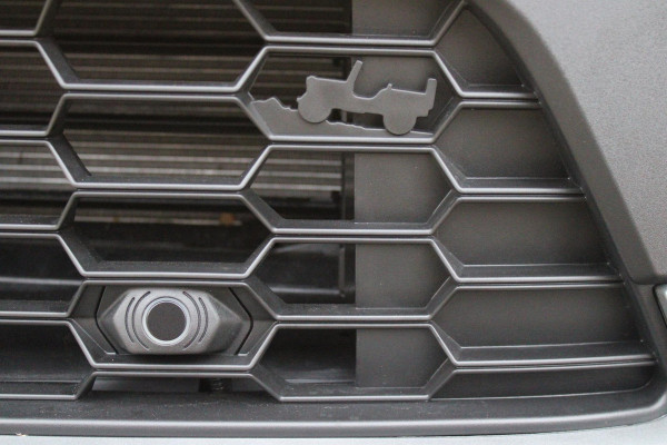 Jeep Avenger 1.2 110PK e-HYbrid SUMMIT | JBL PREMIUM AUDIO SYSTEEM | ACHTERUITRIJ CAMERA | STOEL VERWARMING | SFEERVERLICHTING | FULL LED KOPLAMPEN | 18" LICHTMETALEN VELGEN | DRAADLOZE TELEFOONLADER | DRAADLOZE APPLE CARPLAY/ANDROID AUTO | ADAPTIVE CRUISE CONTROL | PARKEERSENSOREN VOOR EN ACHTER | KEYLESS ENTRY/START | DODEHOEK DETECTIE | ELEKTRISCH BEDIENBARE ACHTERKLEP | VERWARMDE VOORRUIT | EXTRA GETINTE ACHTERRUITEN |