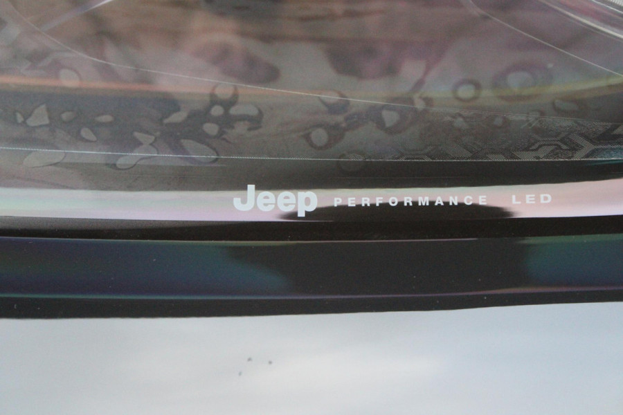 Jeep Avenger 1.2 110PK e-HYbrid SUMMIT | JBL PREMIUM AUDIO SYSTEEM | ACHTERUITRIJ CAMERA | STOEL VERWARMING | SFEERVERLICHTING | FULL LED KOPLAMPEN | 18" LICHTMETALEN VELGEN | DRAADLOZE TELEFOONLADER | DRAADLOZE APPLE CARPLAY/ANDROID AUTO | ADAPTIVE CRUISE CONTROL | PARKEERSENSOREN VOOR EN ACHTER | KEYLESS ENTRY/START | DODEHOEK DETECTIE | ELEKTRISCH BEDIENBARE ACHTERKLEP | VERWARMDE VOORRUIT | EXTRA GETINTE ACHTERRUITEN |