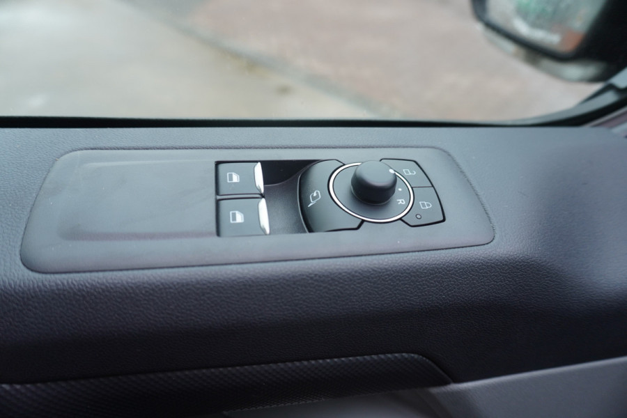 Ford Transit Custom 320L 2.0 TDCI 170PK L2H1 Limited DubbelCabine Automaat Nr. V094 | Elektrische Schuifdeur L+R | Airco | Adap.Cruise | Navi | 360 Camera/20 inch LM velgen enz enz DEMO