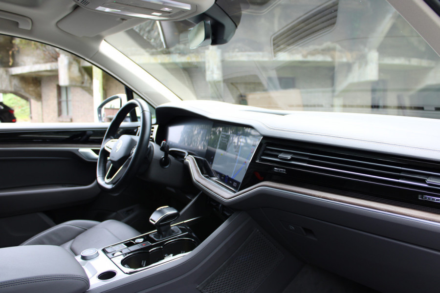 Volkswagen Touareg 3.0 TSi eHybrid ATMOSPHERE 4MOTION TREKHAAK/HEAD-UP/PANORAMADAK