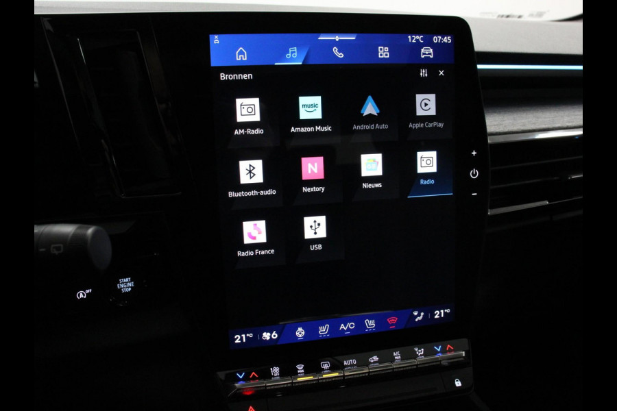 Renault Austral 1.3 mild hybrid 160 X-Tronic Demo! | Climate control | Cruise Control adaptief | Panorama dak | LED | Navigatie Sfeerverlichting Elektrische achterklep Stoel + stuurverwarming | 360* camera | Premium audio Arkamys