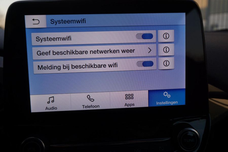 Ford Fiesta 1.0 EcoB.95PK Titanium Navigatie via AppleCarplay/ Parkeersensoren/December 2020.