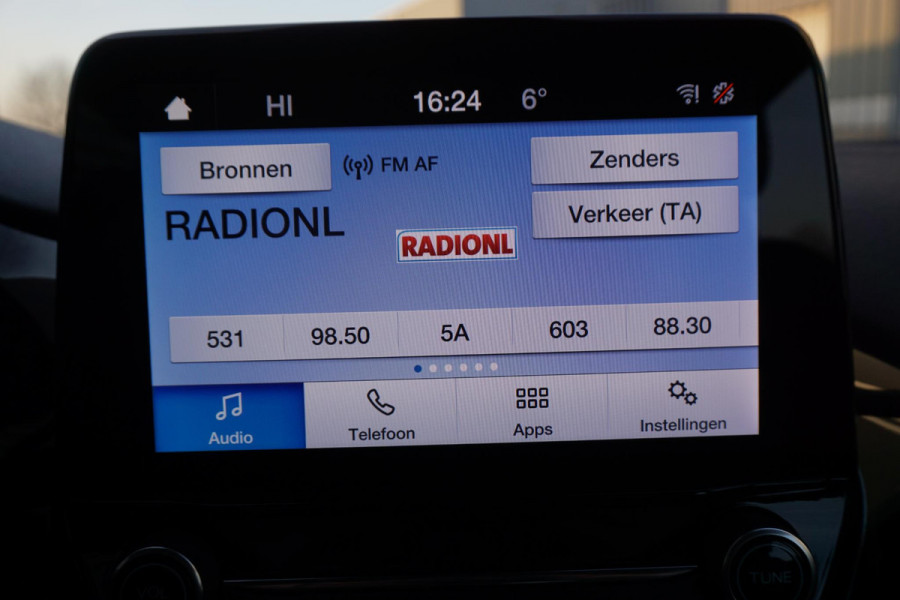 Ford Fiesta 1.0 EcoB.95PK Titanium Navigatie via AppleCarplay/ Parkeersensoren/December 2020.