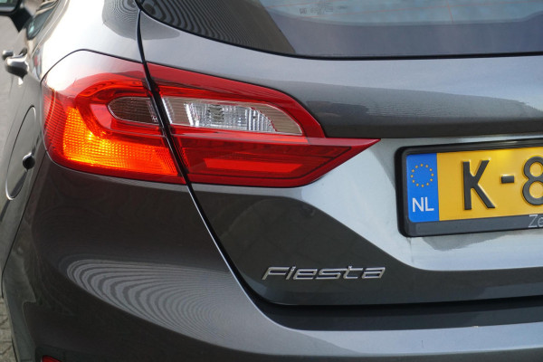 Ford Fiesta 1.0 EcoB.95PK Titanium Navigatie via AppleCarplay/ Parkeersensoren/December 2020.