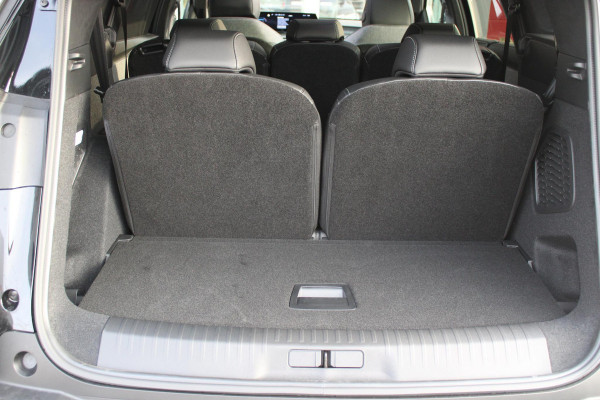 Peugeot 5008 1.6 plug-in Hybrid 195PK GT EXCLUSIVE 7 PERSOONS | PANORAMISCH SCHUIF/KANTEL DAK | FOCAL AUDIO SYSTEM | TREKHAAK MET AFNEEMBARE KOGEL | ELEKTRISCH BEDIENBARE VOORSTOELEN MET GEHEUGEN/MASSAGE FUNCTIE | STOEL/STUUR VERWARMING | NAVIGATIE | DRAADLOZE APPLE CARPLAY/ANDROID AUTO | FULL LED MATRIX KOPLAMPEN | 19" LICHTMETALEN VELGEN | ELEKTRISCH BEDIENBARE ACHTERKLEP | SFEER VERLICHTING | 360° CAMERA | DODEHOEK DETECTIE | KEYLESS ENTRY/START | 7,4KW ONBOARD CHARGER |