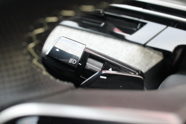 Peugeot 5008 1.6 plug-in Hybrid 195PK GT EXCLUSIVE 7 PERSOONS | PANORAMISCH SCHUIF/KANTEL DAK | FOCAL AUDIO SYSTEM | TREKHAAK MET AFNEEMBARE KOGEL | ELEKTRISCH BEDIENBARE VOORSTOELEN MET GEHEUGEN/MASSAGE FUNCTIE | STOEL/STUUR VERWARMING | NAVIGATIE | DRAADLOZE APPLE CARPLAY/ANDROID AUTO | FULL LED MATRIX KOPLAMPEN | 19" LICHTMETALEN VELGEN | ELEKTRISCH BEDIENBARE ACHTERKLEP | SFEER VERLICHTING | 360° CAMERA | DODEHOEK DETECTIE | KEYLESS ENTRY/START | 7,4KW ONBOARD CHARGER |