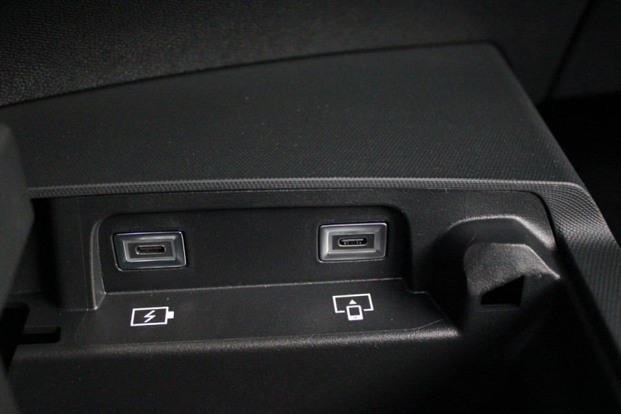 Peugeot 5008 1.6 plug-in Hybrid 195PK GT EXCLUSIVE 7 PERSOONS | PANORAMISCH SCHUIF/KANTEL DAK | FOCAL AUDIO SYSTEM | TREKHAAK MET AFNEEMBARE KOGEL | ELEKTRISCH BEDIENBARE VOORSTOELEN MET GEHEUGEN/MASSAGE FUNCTIE | STOEL/STUUR VERWARMING | NAVIGATIE | DRAADLOZE APPLE CARPLAY/ANDROID AUTO | FULL LED MATRIX KOPLAMPEN | 19" LICHTMETALEN VELGEN | ELEKTRISCH BEDIENBARE ACHTERKLEP | SFEER VERLICHTING | 360° CAMERA | DODEHOEK DETECTIE | KEYLESS ENTRY/START | 7,4KW ONBOARD CHARGER |