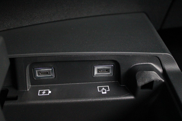 Peugeot 5008 1.6 plug-in Hybrid 195PK GT EXCLUSIVE 7 PERSOONS | PANORAMISCH SCHUIF/KANTEL DAK | FOCAL AUDIO SYSTEM | TREKHAAK MET AFNEEMBARE KOGEL | ELEKTRISCH BEDIENBARE VOORSTOELEN MET GEHEUGEN/MASSAGE FUNCTIE | STOEL/STUUR VERWARMING | NAVIGATIE | DRAADLOZE APPLE CARPLAY/ANDROID AUTO | FULL LED MATRIX KOPLAMPEN | 19" LICHTMETALEN VELGEN | ELEKTRISCH BEDIENBARE ACHTERKLEP | SFEER VERLICHTING | 360° CAMERA | DODEHOEK DETECTIE | KEYLESS ENTRY/START | 7,4KW ONBOARD CHARGER |