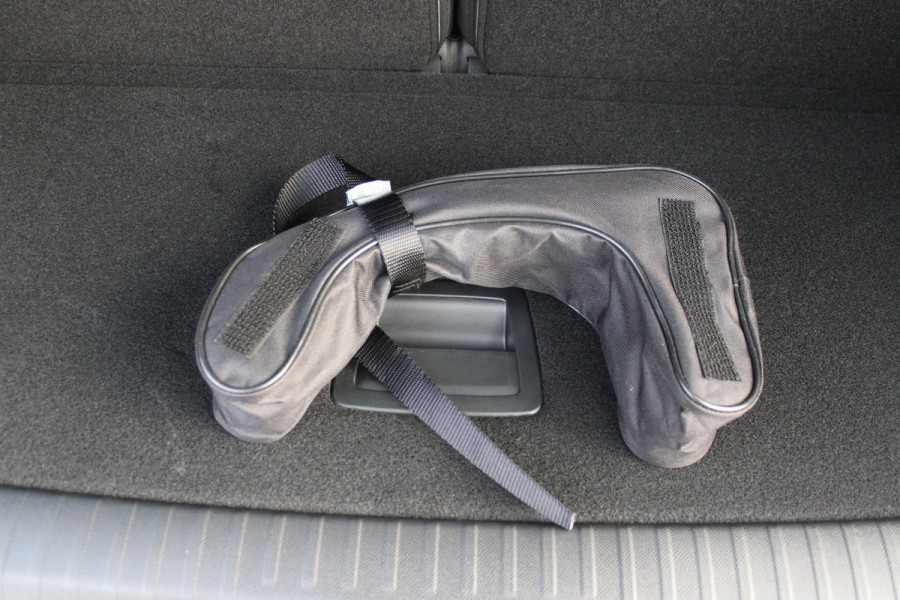 Peugeot 5008 1.6 plug-in Hybrid 195PK GT EXCLUSIVE 7 PERSOONS | PANORAMISCH SCHUIF/KANTEL DAK | FOCAL AUDIO SYSTEM | TREKHAAK MET AFNEEMBARE KOGEL | ELEKTRISCH BEDIENBARE VOORSTOELEN MET GEHEUGEN/MASSAGE FUNCTIE | STOEL/STUUR VERWARMING | NAVIGATIE | DRAADLOZE APPLE CARPLAY/ANDROID AUTO | FULL LED MATRIX KOPLAMPEN | 19" LICHTMETALEN VELGEN | ELEKTRISCH BEDIENBARE ACHTERKLEP | SFEER VERLICHTING | 360° CAMERA | DODEHOEK DETECTIE | KEYLESS ENTRY/START | 7,4KW ONBOARD CHARGER |