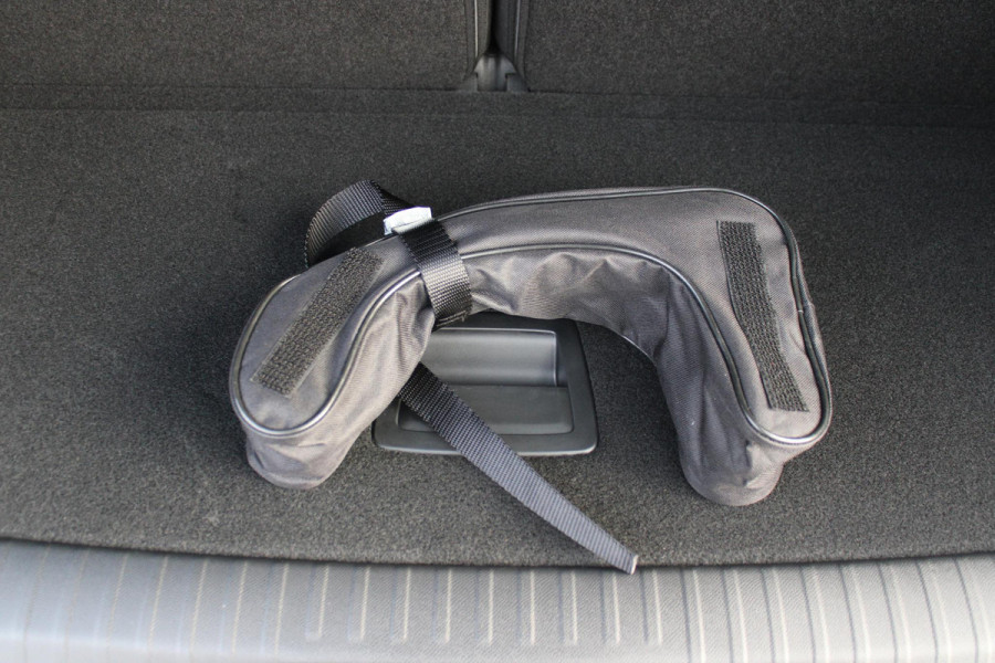 Peugeot 5008 1.6 plug-in Hybrid 195PK GT EXCLUSIVE 7 PERSOONS | PANORAMISCH SCHUIF/KANTEL DAK | FOCAL AUDIO SYSTEM | TREKHAAK MET AFNEEMBARE KOGEL | ELEKTRISCH BEDIENBARE VOORSTOELEN MET GEHEUGEN/MASSAGE FUNCTIE | STOEL/STUUR VERWARMING | NAVIGATIE | DRAADLOZE APPLE CARPLAY/ANDROID AUTO | FULL LED MATRIX KOPLAMPEN | 19" LICHTMETALEN VELGEN | ELEKTRISCH BEDIENBARE ACHTERKLEP | SFEER VERLICHTING | 360° CAMERA | DODEHOEK DETECTIE | KEYLESS ENTRY/START | 7,4KW ONBOARD CHARGER |