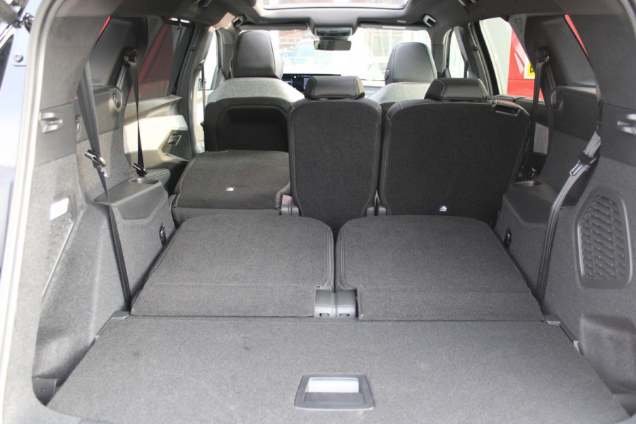 Peugeot 5008 1.6 plug-in Hybrid 195PK GT EXCLUSIVE 7 PERSOONS | PANORAMISCH SCHUIF/KANTEL DAK | FOCAL AUDIO SYSTEM | TREKHAAK MET AFNEEMBARE KOGEL | ELEKTRISCH BEDIENBARE VOORSTOELEN MET GEHEUGEN/MASSAGE FUNCTIE | STOEL/STUUR VERWARMING | NAVIGATIE | DRAADLOZE APPLE CARPLAY/ANDROID AUTO | FULL LED MATRIX KOPLAMPEN | 19" LICHTMETALEN VELGEN | ELEKTRISCH BEDIENBARE ACHTERKLEP | SFEER VERLICHTING | 360° CAMERA | DODEHOEK DETECTIE | KEYLESS ENTRY/START | 7,4KW ONBOARD CHARGER |