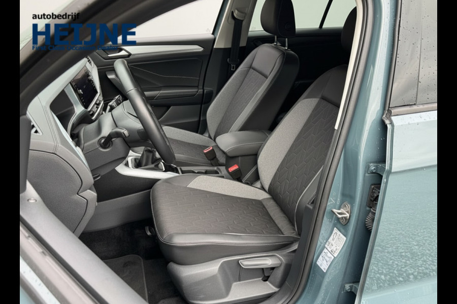 Volkswagen T-Roc TSI 115PK LIFE GOAL EDITION NAVI/CARPLAY/STOELVERWARMING FABRIEKS GARANTIE