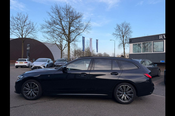 BMW 3 Serie Touring 318i High Executive Edition M Sport | Afneembare trekhaak | Stoelverwarming | Origineel Nederlands geleverd (NAP) | Rijklaar geleverd incl. 12 maanden BOVAG-garantie