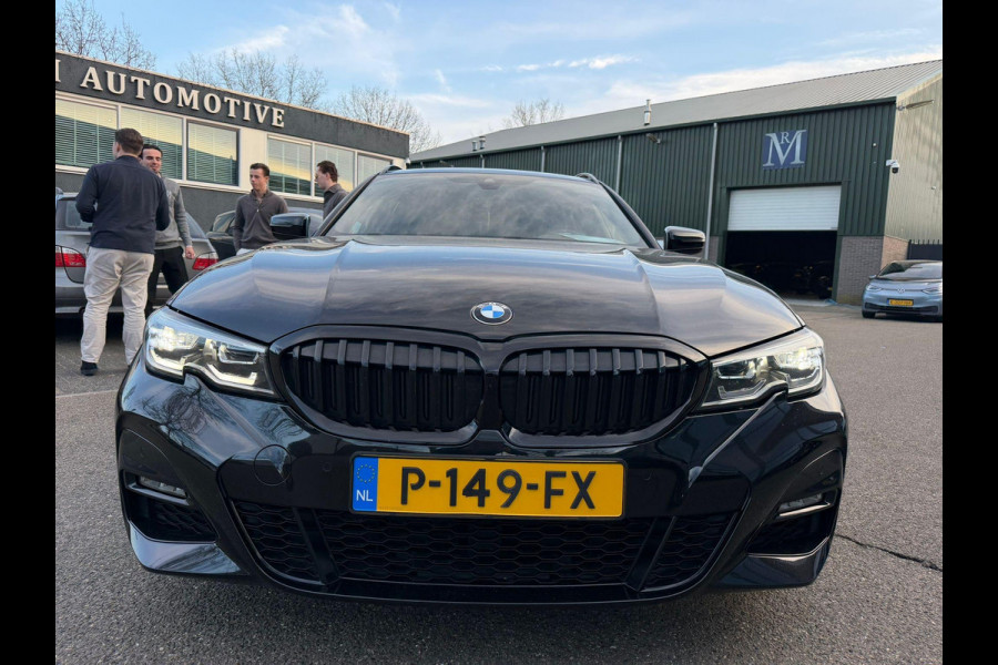 BMW 3 Serie Touring 318i High Executive Edition M Sport | Afneembare trekhaak | Stoelverwarming | Origineel Nederlands geleverd (NAP) | Rijklaar geleverd incl. 12 maanden BOVAG-garantie