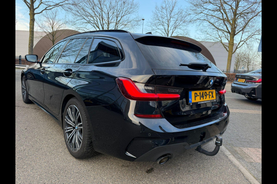 BMW 3 Serie Touring 318i High Executive Edition M Sport | Afneembare trekhaak | Stoelverwarming | Origineel Nederlands geleverd (NAP) | Rijklaar geleverd incl. 12 maanden BOVAG-garantie