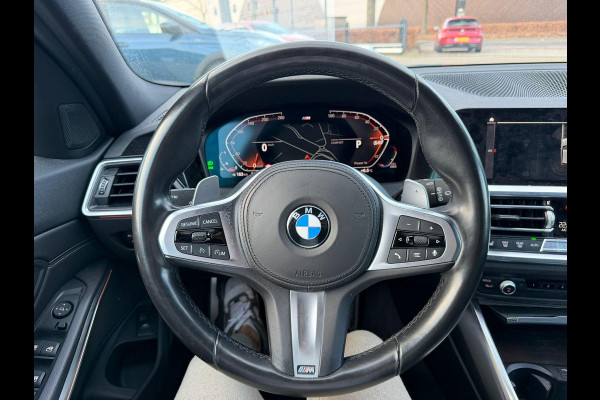 BMW 3 Serie Touring 318i High Executive Edition M Sport | Afneembare trekhaak | Stoelverwarming | Origineel Nederlands geleverd (NAP) | Rijklaar geleverd incl. 12 maanden BOVAG-garantie