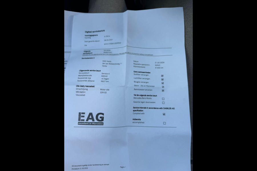 Mercedes-Benz A-Klasse 250 e Business Solution AMG Limited BOMVOL! | PANO | BURMESTER| MEMORY STOELEN| ELEK. TREKHAAK| ADAP. CRUISE/ DISTRONIC | SFEERVERLICHTING | All season banden |