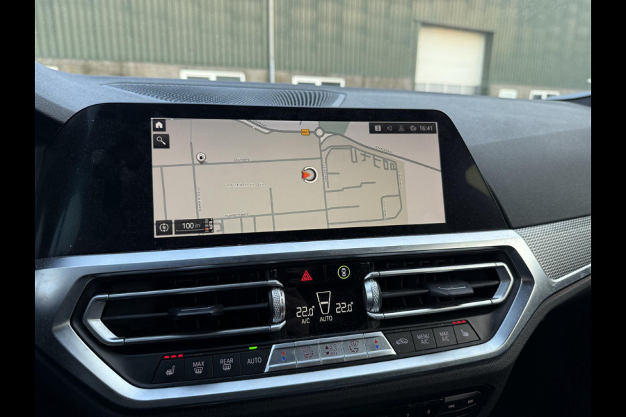 BMW 3 Serie Touring 318i High Executive Edition M Sport | Afneembare trekhaak | Stoelverwarming | Origineel Nederlands geleverd (NAP) | Rijklaar geleverd incl. 12 maanden BOVAG-garantie