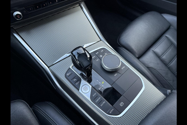 BMW 3 Serie Touring 318i High Executive Edition M Sport | Afneembare trekhaak | Stoelverwarming | Origineel Nederlands geleverd (NAP) | Rijklaar geleverd incl. 12 maanden BOVAG-garantie