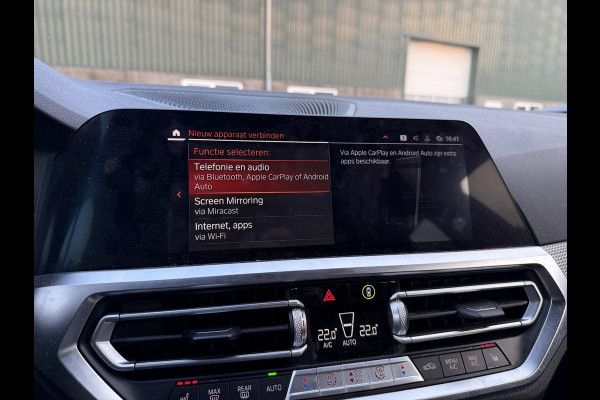 BMW 3 Serie Touring 318i High Executive Edition M Sport | Afneembare trekhaak | Stoelverwarming | Origineel Nederlands geleverd (NAP) | Rijklaar geleverd incl. 12 maanden BOVAG-garantie