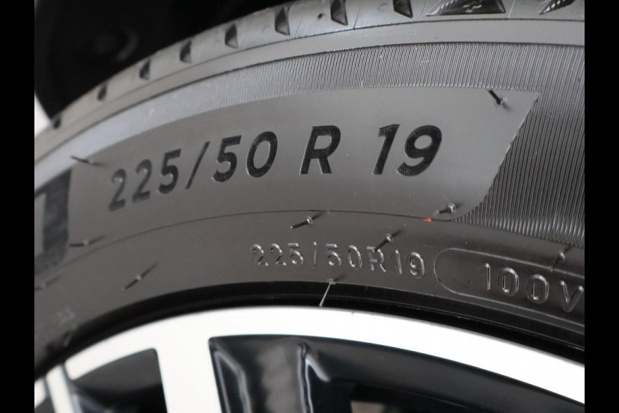 Peugeot 3008 1.6 HYbrid 225 PK PHEV ALLURE PACK + 19 INCH | ADAPTIVE CRUISE | CAMERA | NAVIGATIE | CARPLAY