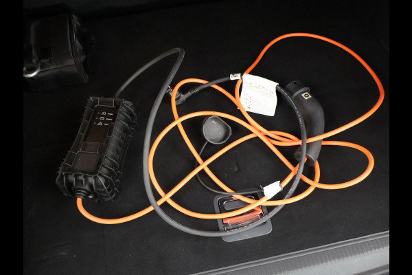 Peugeot 3008 1.6 HYbrid 225 PK PHEV ALLURE PACK + 19 INCH | ADAPTIVE CRUISE | CAMERA | NAVIGATIE | CARPLAY