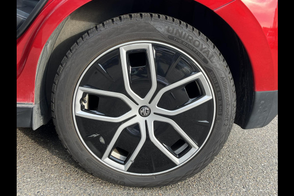 MG Mg4 electric 64 kWh Luxury LONG RANGE | SOH 98%|15.000KM! | DEALER ONDERHOUDEN| 7 JAAR GARANTIE BIJ MG| SUPER COMPLETE AUTO| RONDOMZICHT CAMERA| STOEL+ STUUR VERWARMING| DODE HOEK