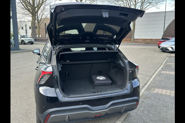 MG MG4 64 kWh Luxury LONG RANGE | SOH 97%|18.000KM! | DEALER ONDERHOUDEN| 7 JAAR GARANTIE BIJ MG| SUPER COMPLETE AUTO| RONDOMZICHT CAMERA| STOEL+ STUUR VERWARMING| DODE HOEK