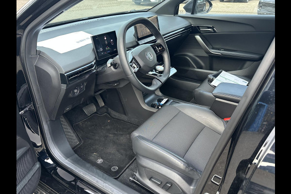 MG MG4 64 kWh Luxury LONG RANGE | SOH 97%|18.000KM! | DEALER ONDERHOUDEN| 7 JAAR GARANTIE BIJ MG| SUPER COMPLETE AUTO| RONDOMZICHT CAMERA| STOEL+ STUUR VERWARMING| DODE HOEK