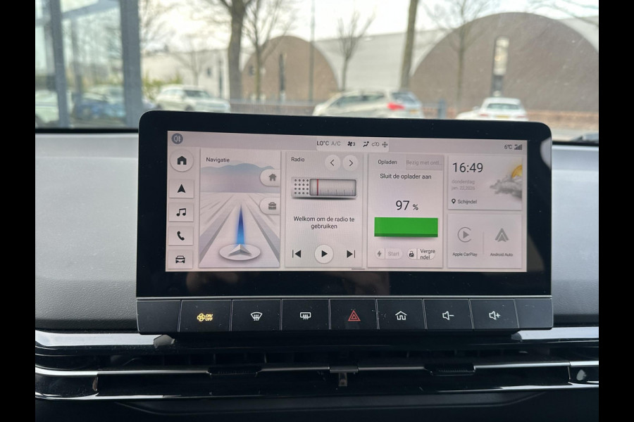 MG MG4 64 kWh Luxury LONG RANGE | SOH 97%|18.000KM! | DEALER ONDERHOUDEN| 7 JAAR GARANTIE BIJ MG| SUPER COMPLETE AUTO| RONDOMZICHT CAMERA| STOEL+ STUUR VERWARMING| DODE HOEK