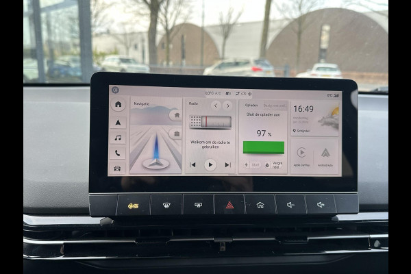 MG MG4 64 kWh Luxury LONG RANGE | SOH 97%|18.000KM! | DEALER ONDERHOUDEN| 7 JAAR GARANTIE BIJ MG| SUPER COMPLETE AUTO| RONDOMZICHT CAMERA| STOEL+ STUUR VERWARMING| DODE HOEK